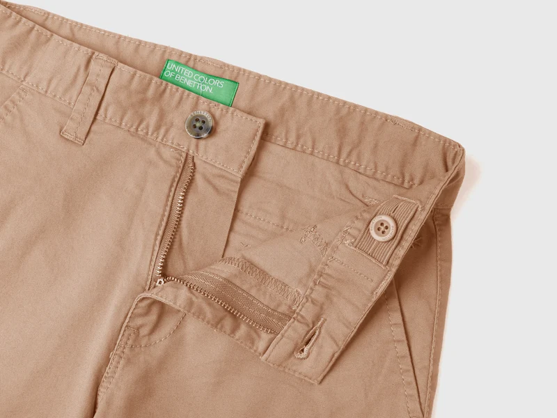 Slim-Fit-Chinos aus stretchiger Baumwolle