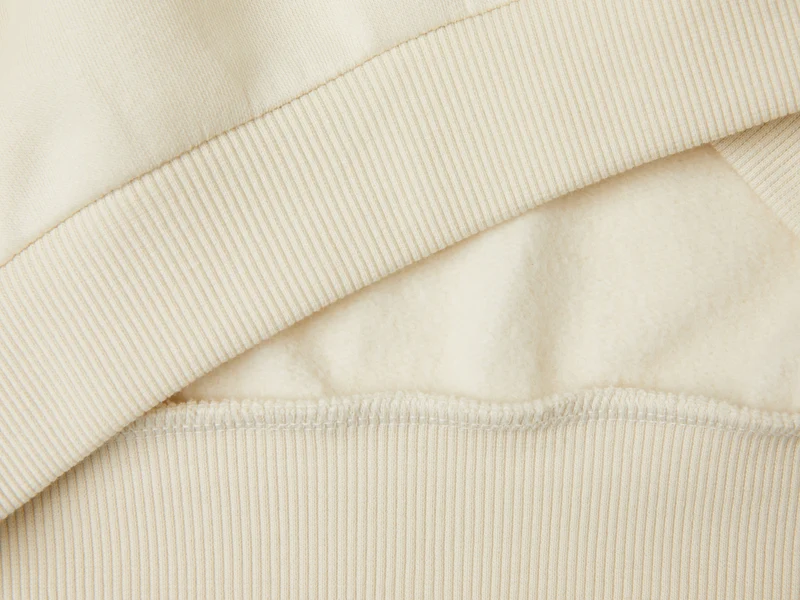 Kapuzensweater mit Pailletten