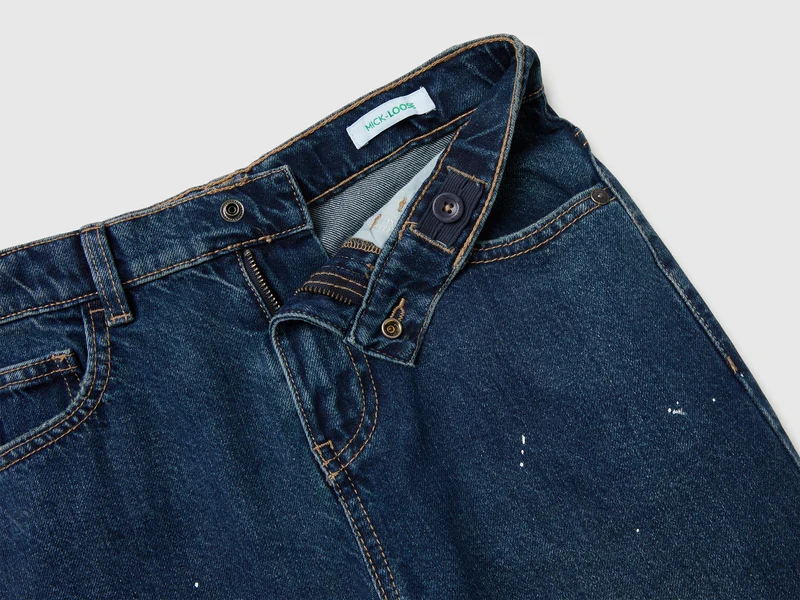 Locker sitzende Jeans