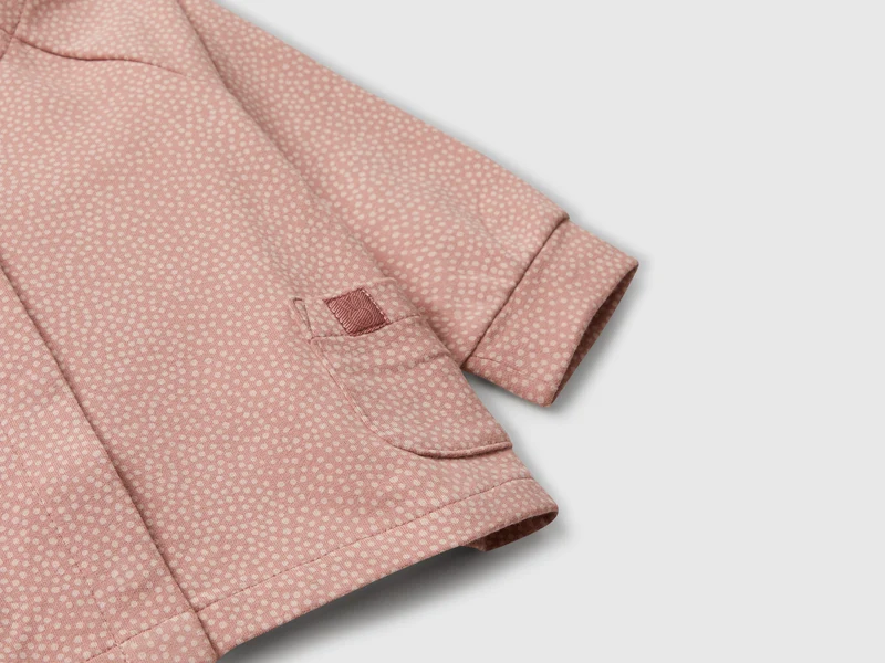 Sweatshirtjacke mit Punkten