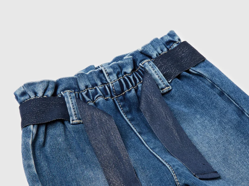 Thermojeans mit Schärpe