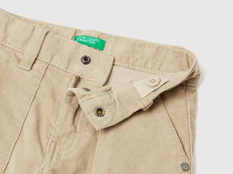 Hose aus Stretch-Samt