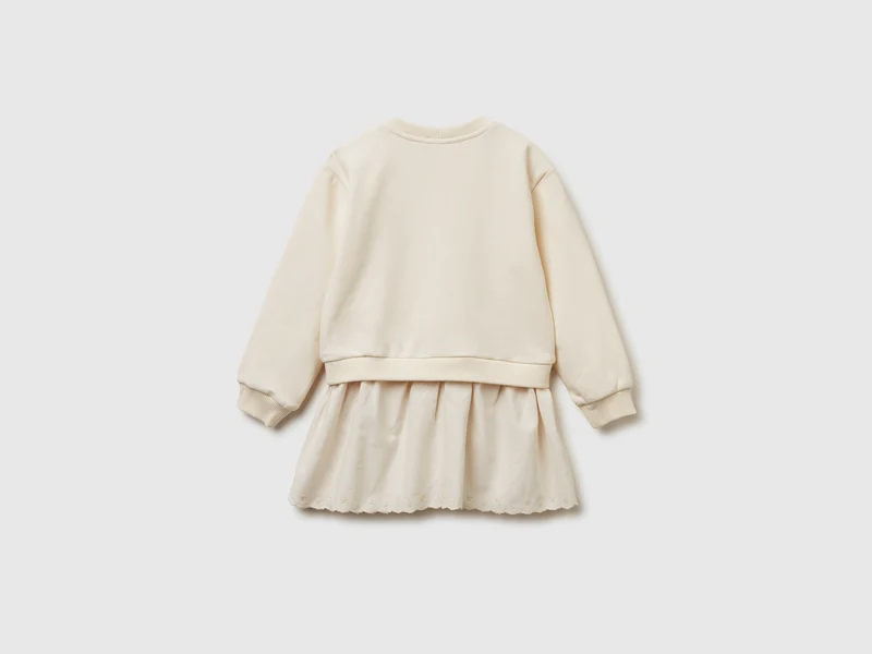 Kleid aus Sweatshirt und Samt
