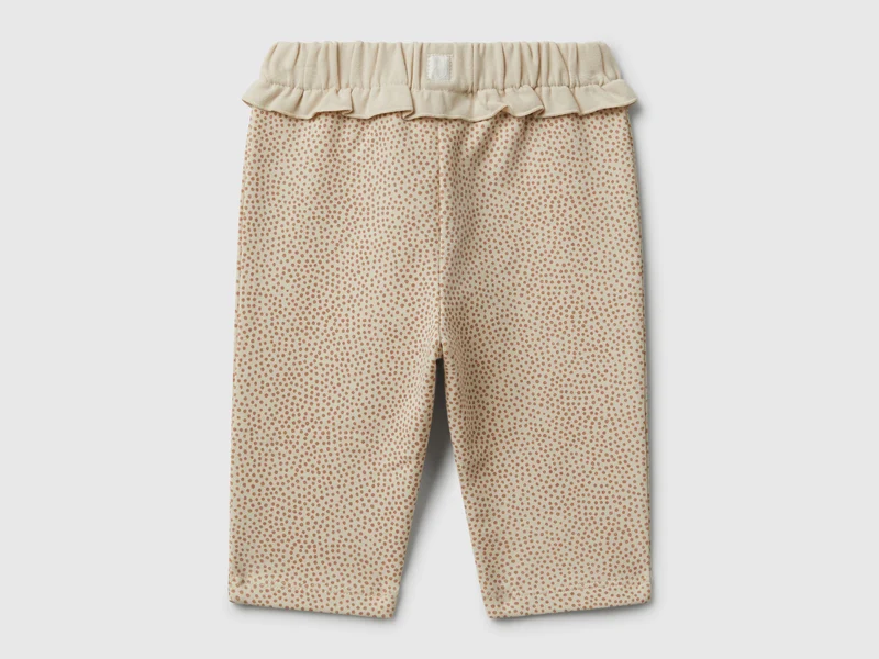 Hose mit Rüschen