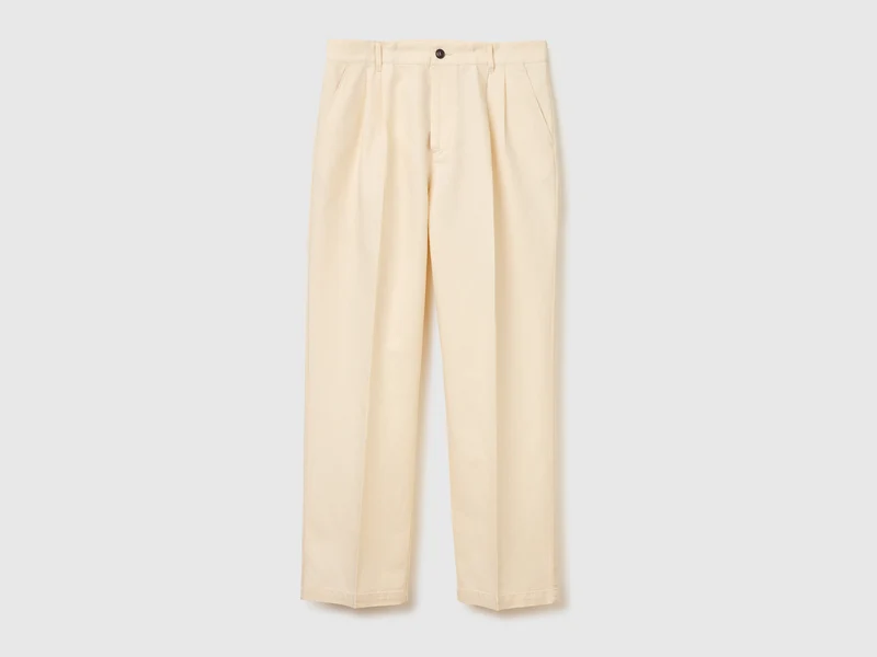 Weit geschnittene Hose aus Leinenmischung