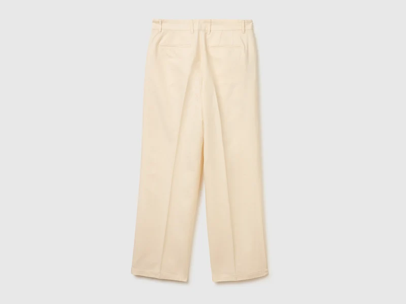 Weit geschnittene Hose aus Leinenmischung