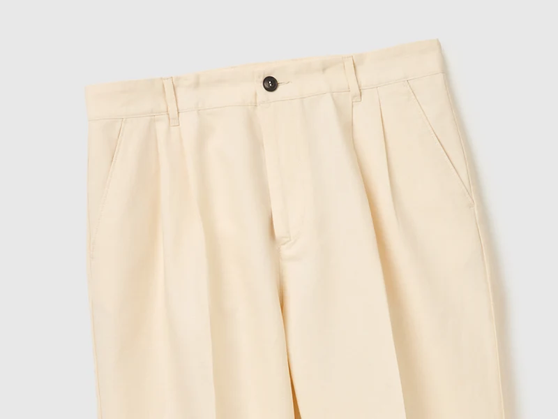 Weit geschnittene Hose aus Leinenmischung