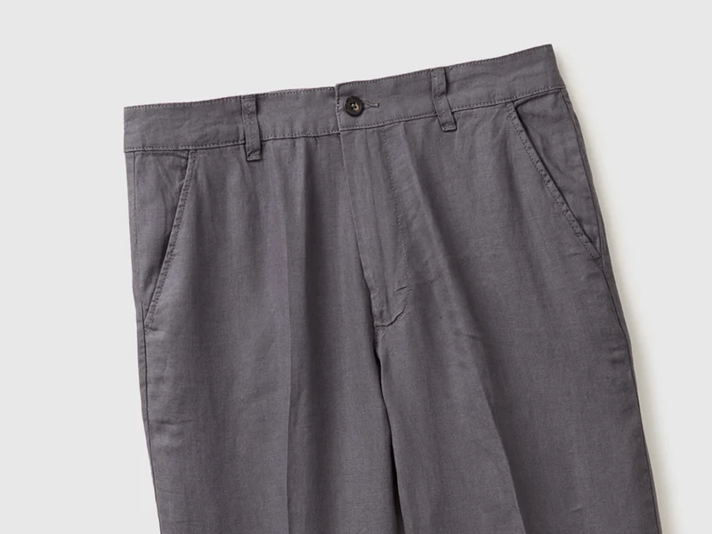 Gerade geschnittene Chinos aus reinem Leinen