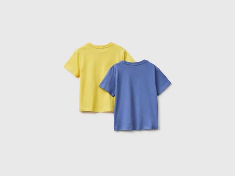 Zwei T-Shirts aus 100% Baumwolle