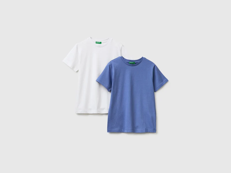 Zwei T-Shirts aus 100% Baumwolle