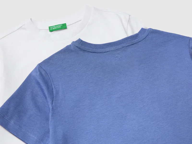 Zwei T-Shirts aus 100% Baumwolle