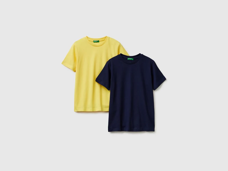 Zwei T-Shirts aus 100% Baumwolle