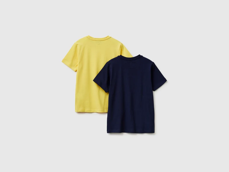 Zwei T-Shirts aus 100% Baumwolle