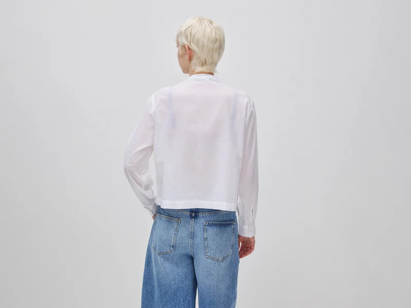 Leichte Bluse mit Falten