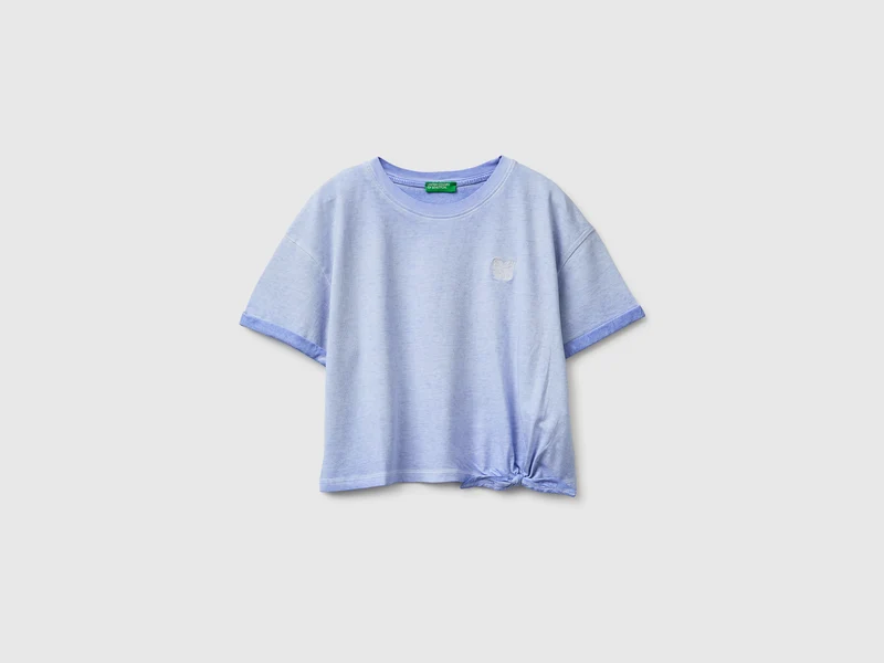 T-Shirt mit Aufdruck und Knoten