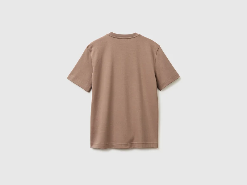 T-Shirt mit normaler Passform und Rundhalsausschnitt