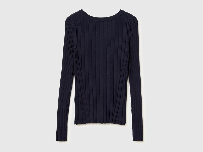 Figurbetonter Rippstrickpullover