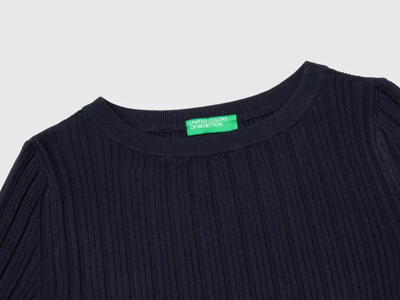 Figurbetonter Rippstrickpullover