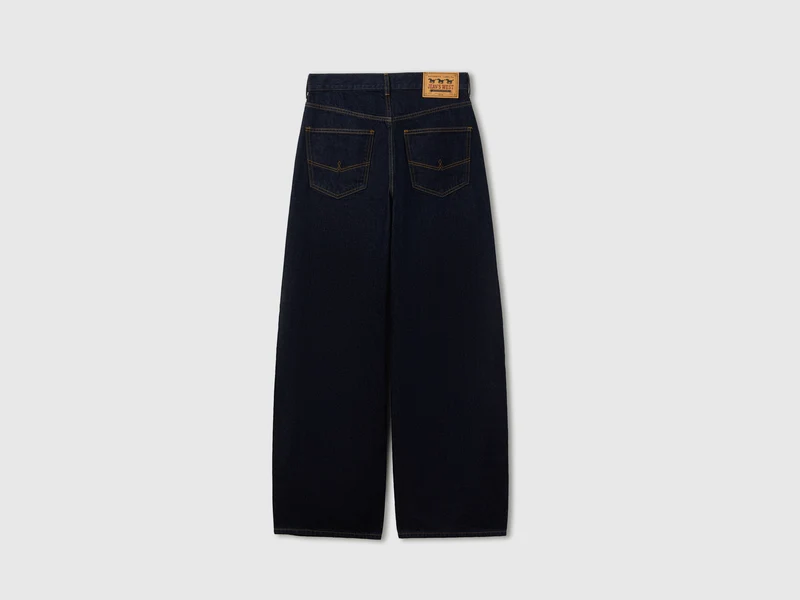 Weit geschnittene Jeans mit Waschung