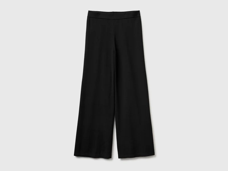 Strickhose mit weitem Bein