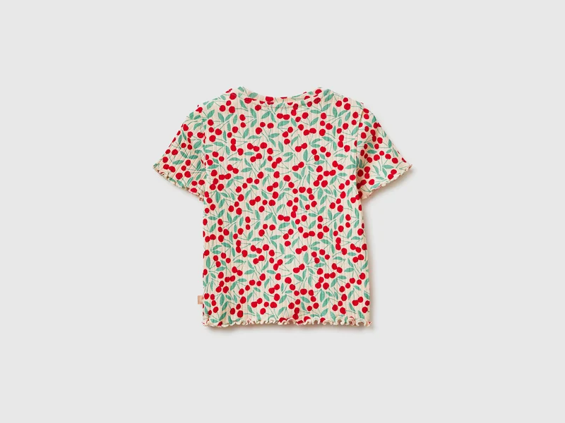 Geripptes bedrucktes T-Shirt