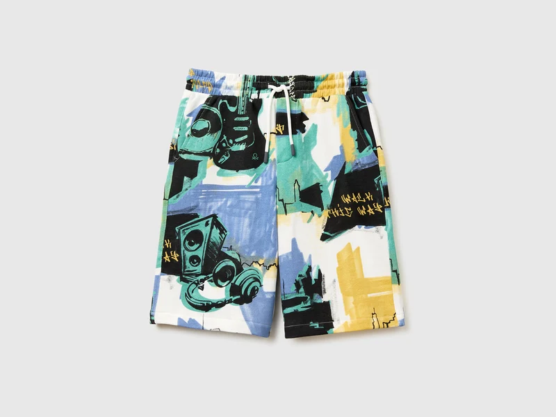 Übergroße Bermudashorts aus bedrucktem Fleece