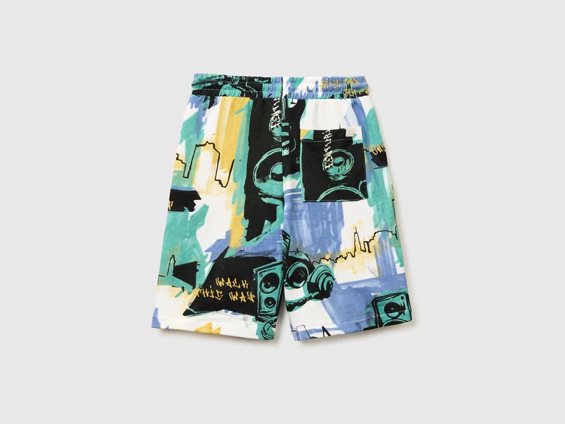 Übergroße Bermudashorts aus bedrucktem Fleece