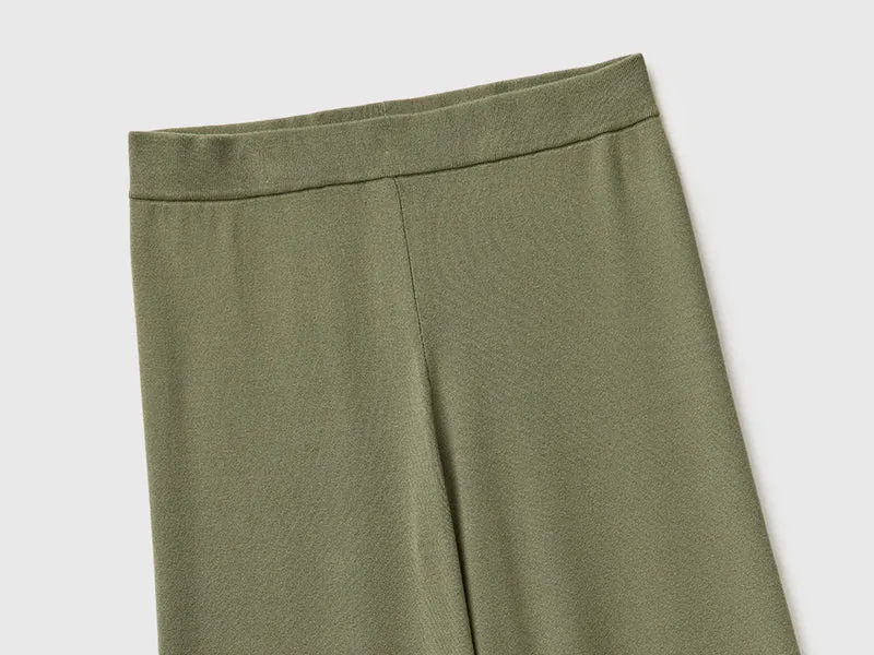 Strickhose mit weitem Bein