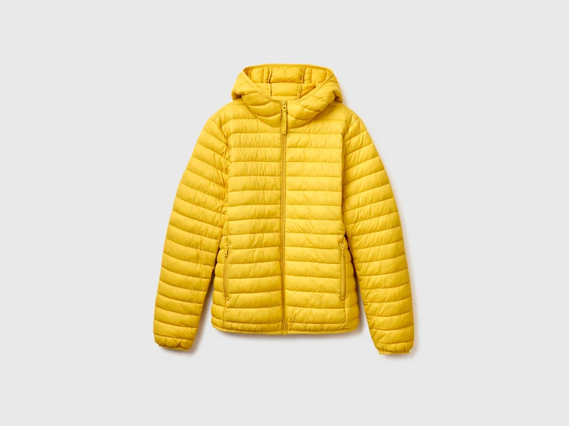 Normal geschnittene, wattierte Daunenjacke