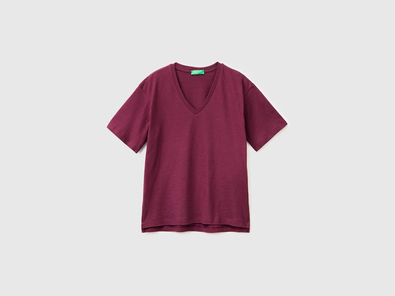 Leichtes Baumwoll-T-Shirt mit V-Ausschnitt