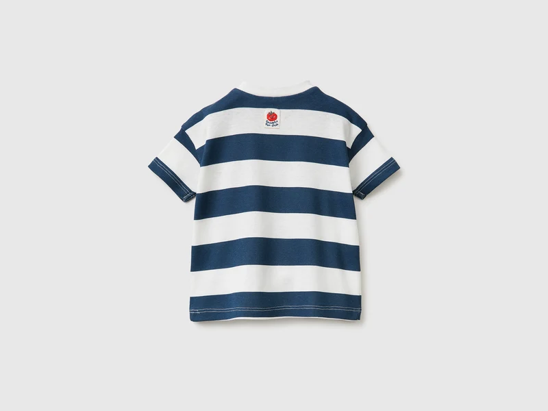 Kastenförmig geschnittenes bedrucktes T-Shirt