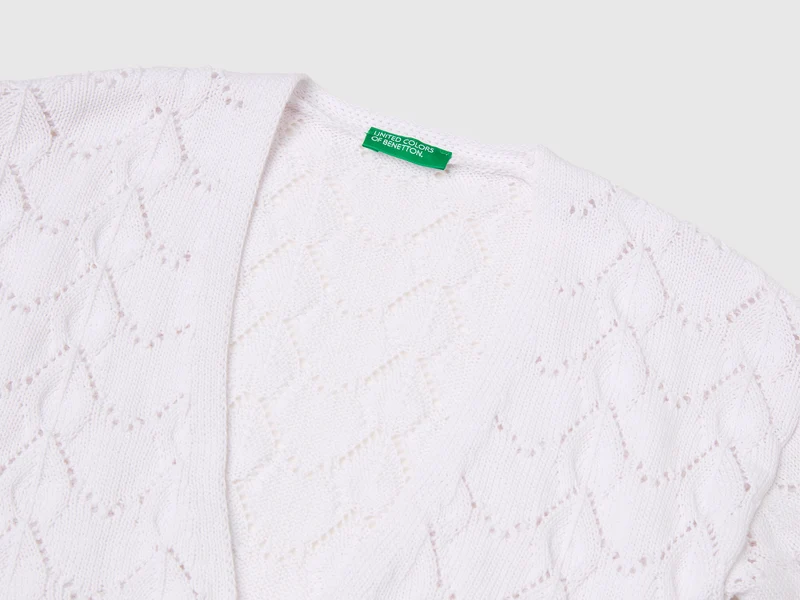 Strickjacke mit Lochmuster