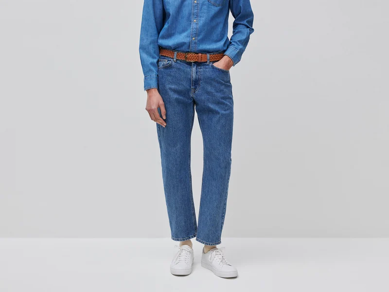 Jeans mit entspannter Passform und Bleicheffekt