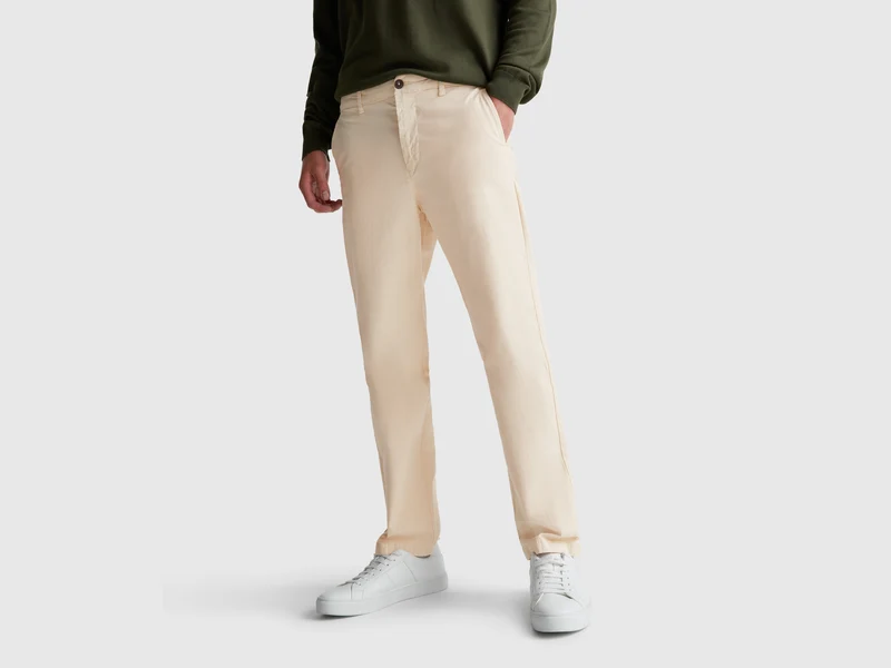 Straight-Fit-Chinos