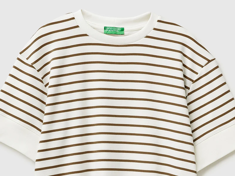 Gestreiftes Kurzarm-T-Shirt
