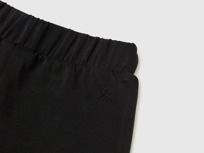 Neoprenhose mit weiter Passform